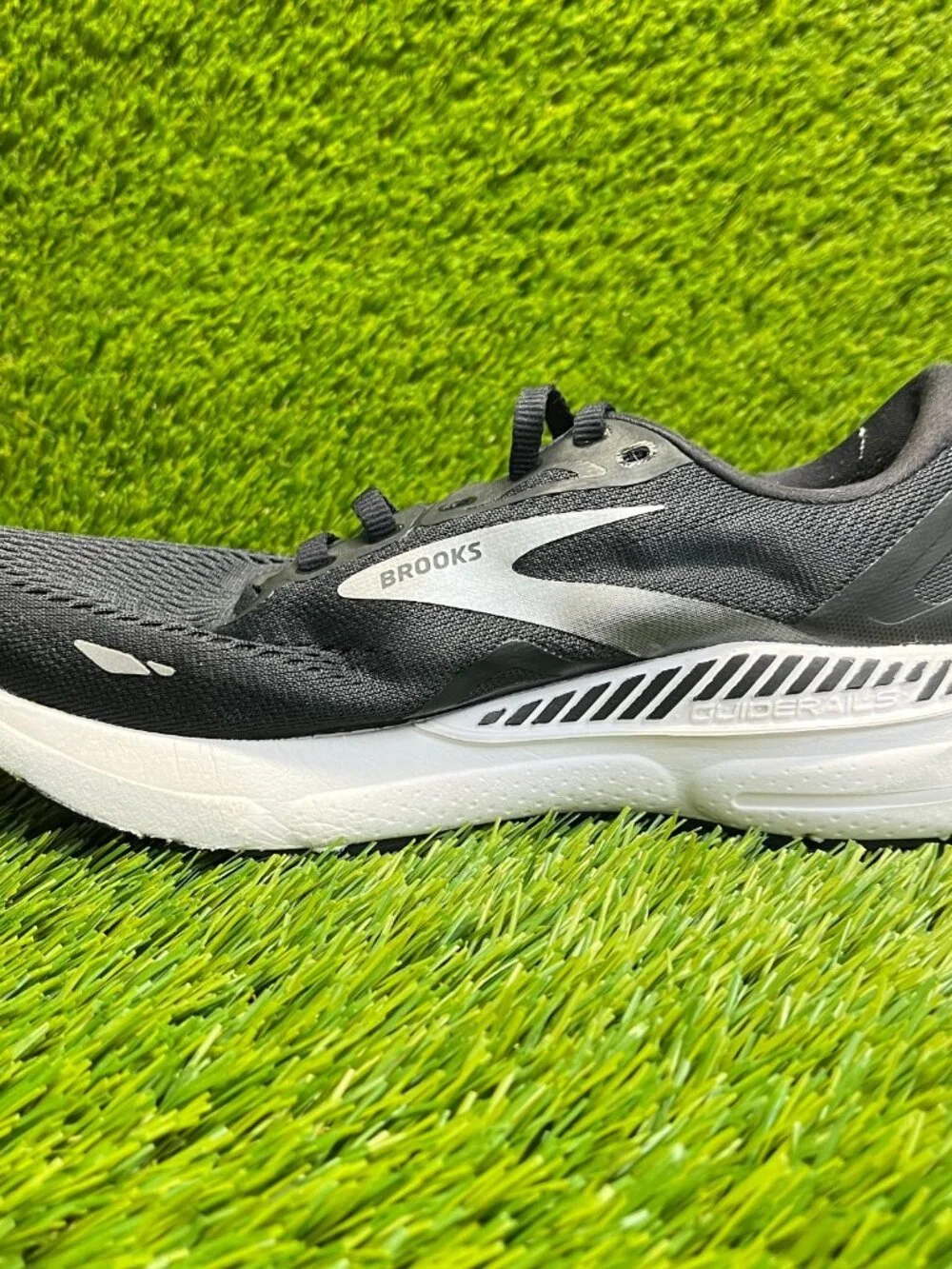 Brooks Adrenaline GTS 23 Womens‎ Size 7 Black Athletic Running Shoes Sneakers